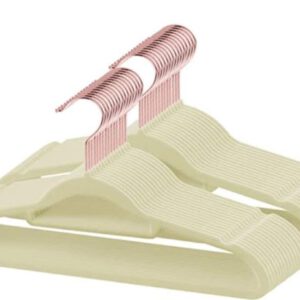 10 קולבי קטיפה - קרם